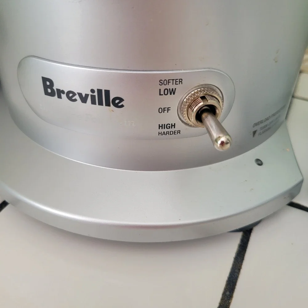 Breville Juicer Silver Dual Speed Wide Chute Juice Fountain Plus JE98XL WORKS